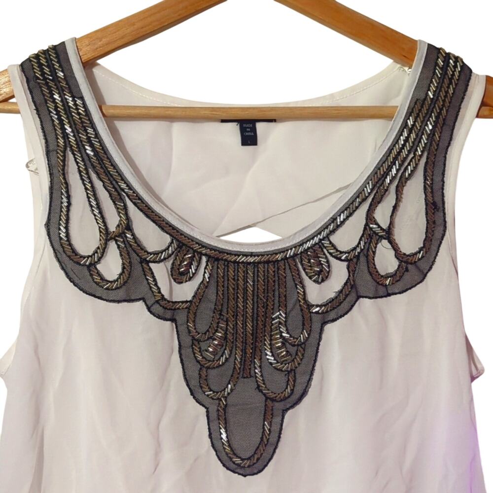 NWT XOXO Large White/Black Open-Back Sleeveless Top [0048]